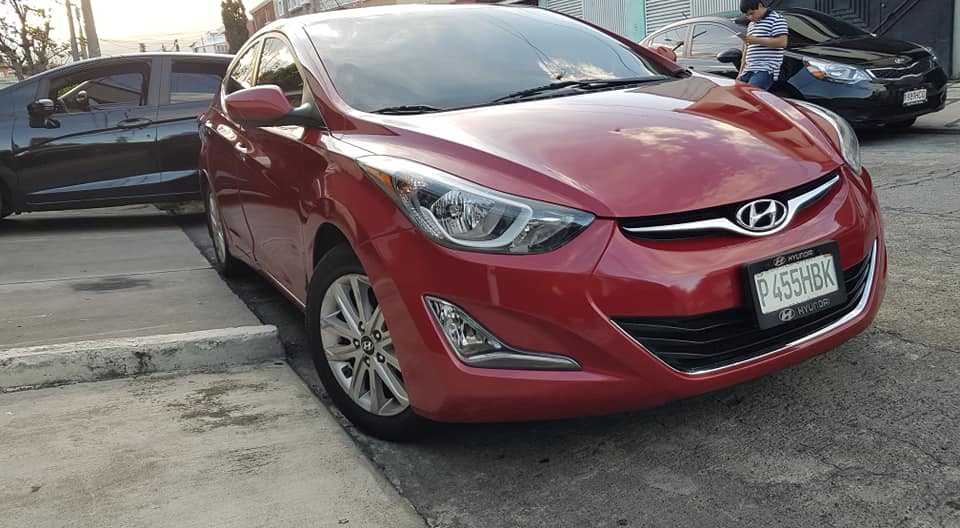 Hyundai elantra limited m-2015, motor 1.8 eco Q54900 neg en efectivo o aceptó vehículo de menor valo