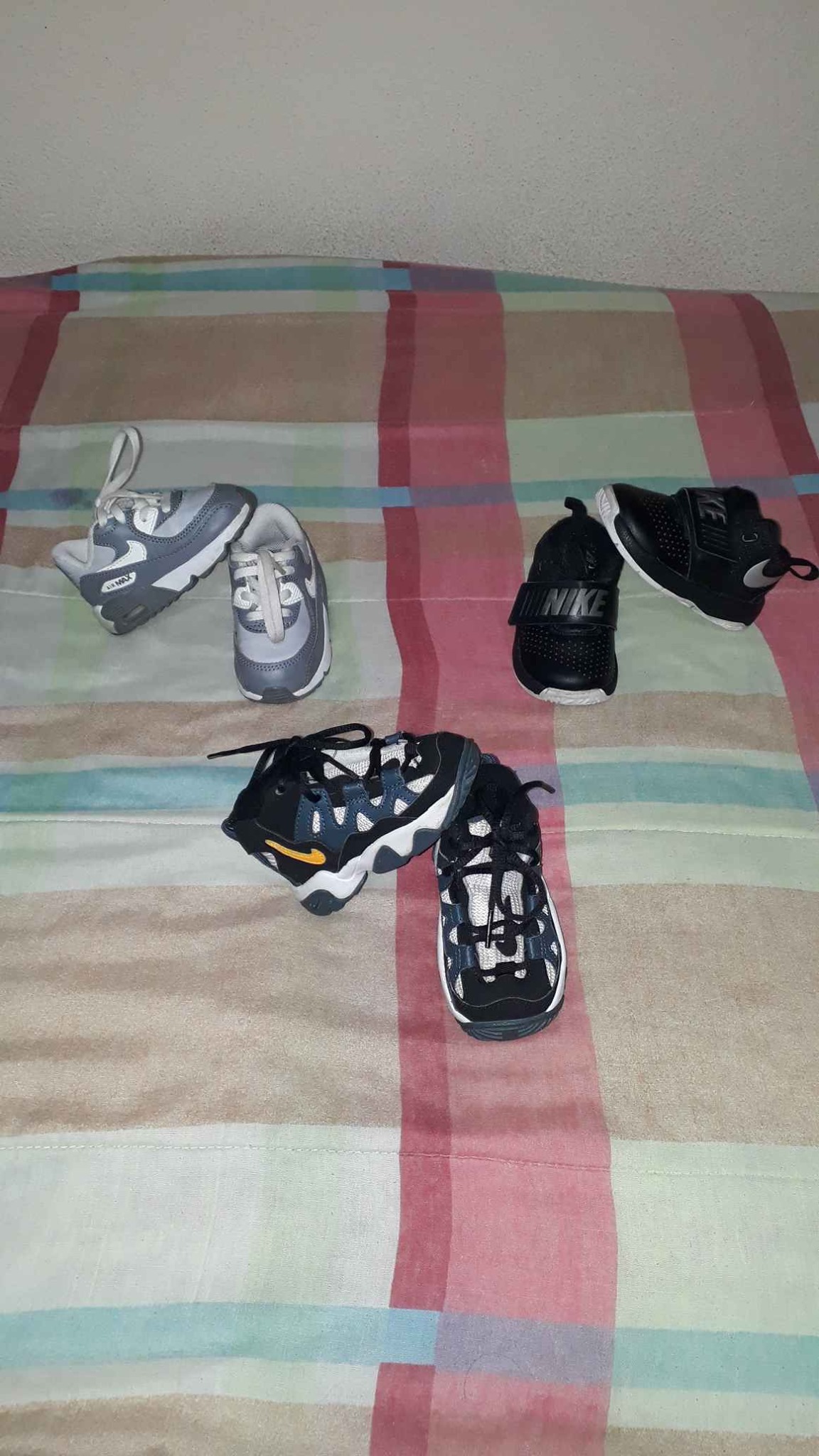 Tenis para bebé en excelente estado Q285 cada par
