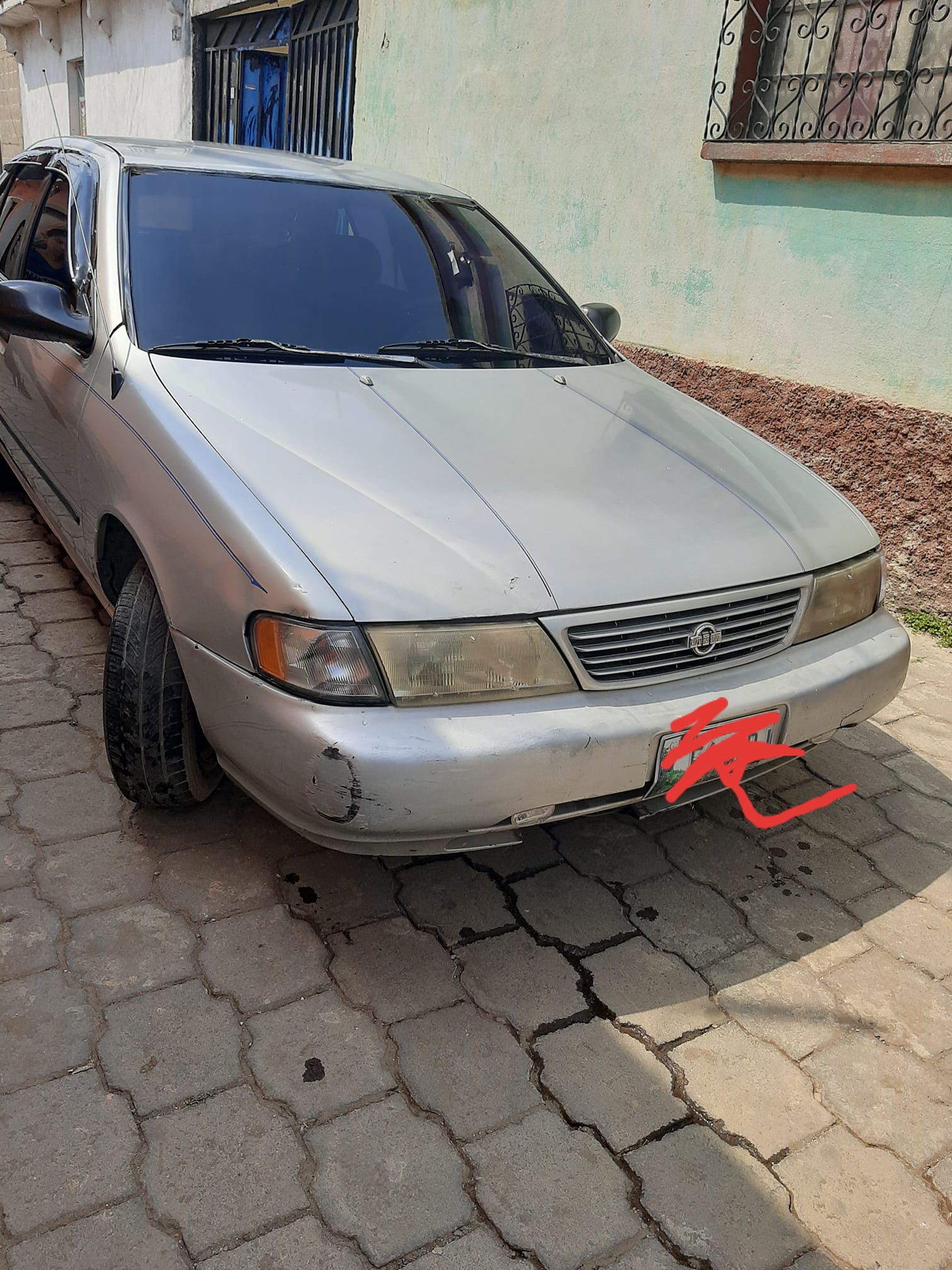 Nissan centra  modelo 95