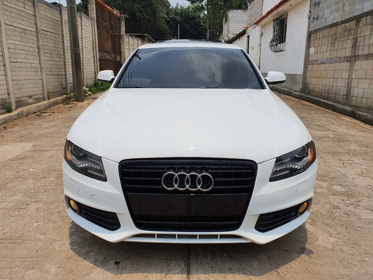 AUDI A4 2.0 TURBO M.2010