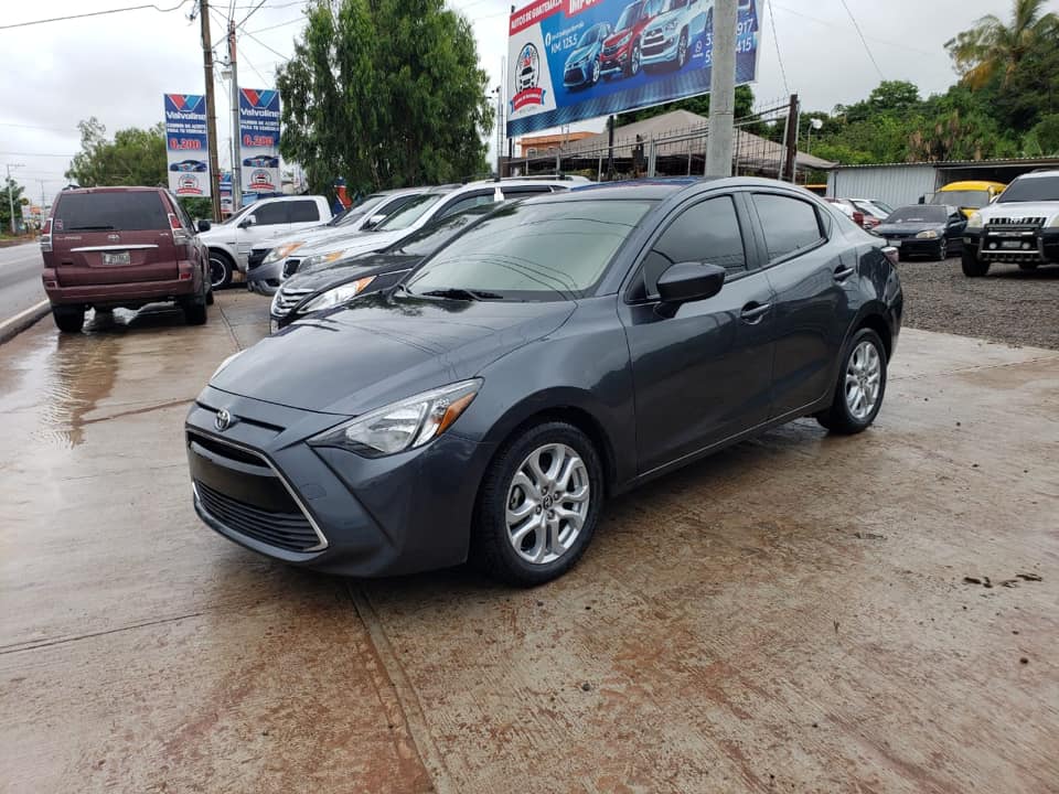 Vendo Toyota Yaris IA 2018