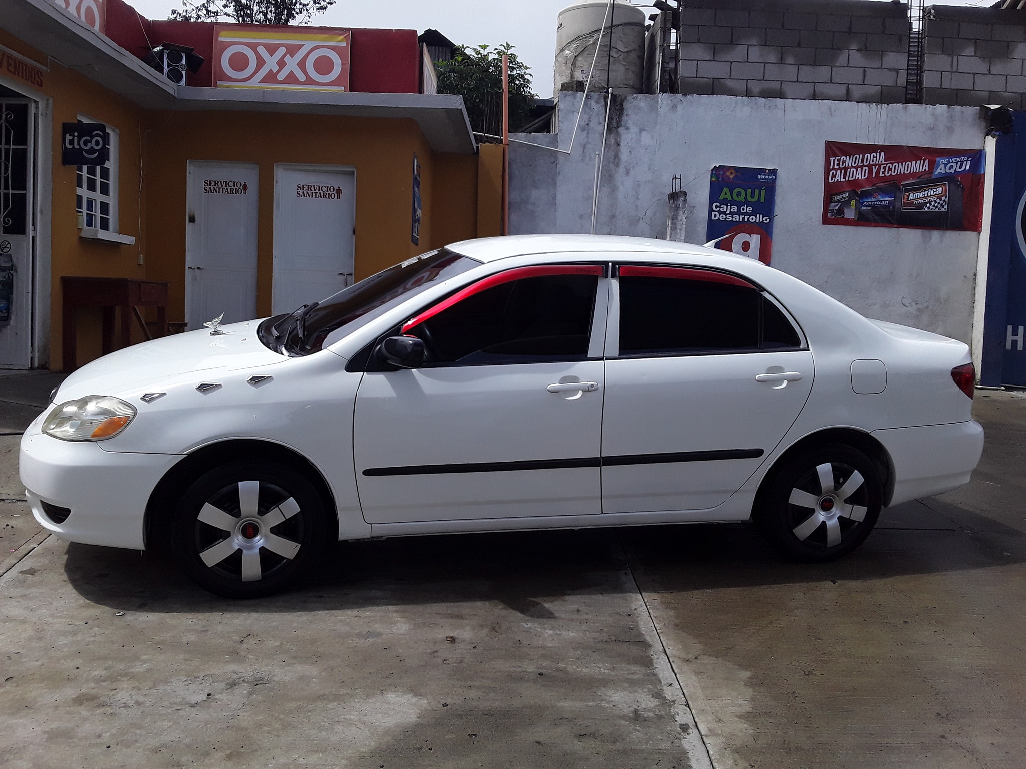 Vendo Toyota corolla CE 2004 transmision mecanica nitida.