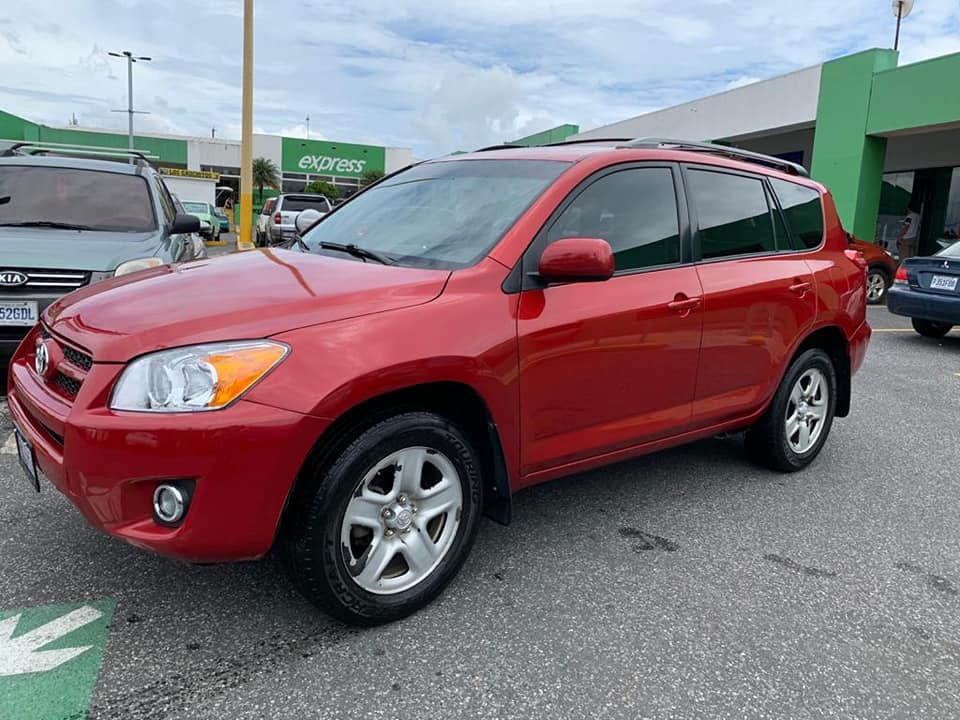 Ganga remato toyota rav4  M2011 nitida 4x4 recibo carro o vehiculo comercial mas ribete