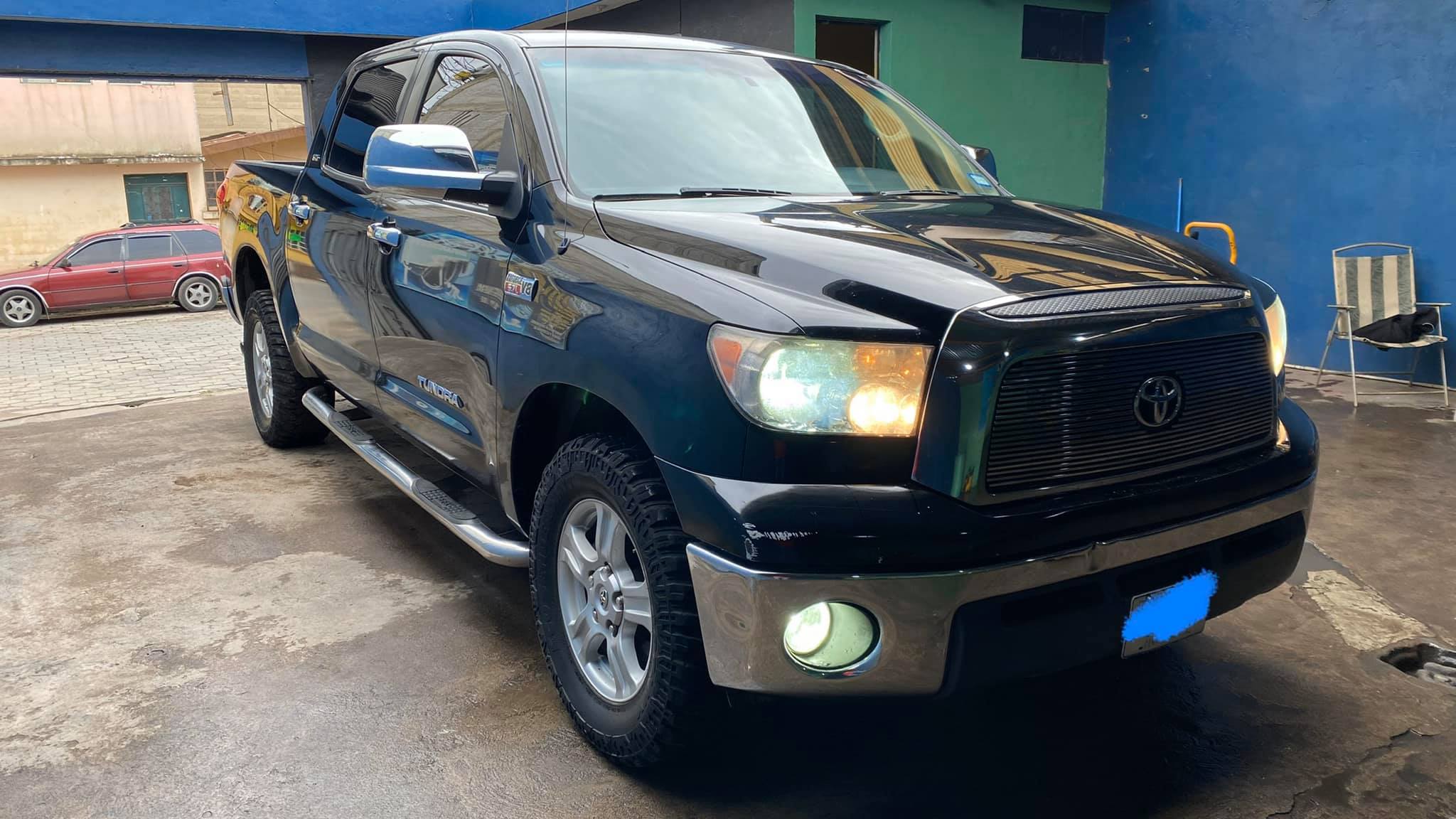 Vendo bonito pickup TOYOTA TUNDRA