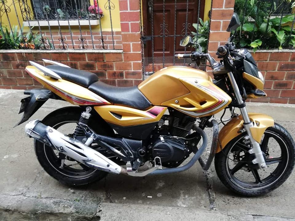 Moto aventi