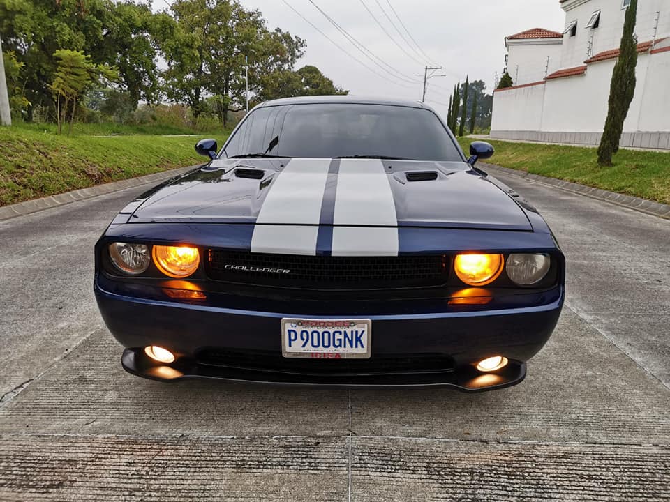 Vendo dodge challenger sxt full equipo modelo 2014