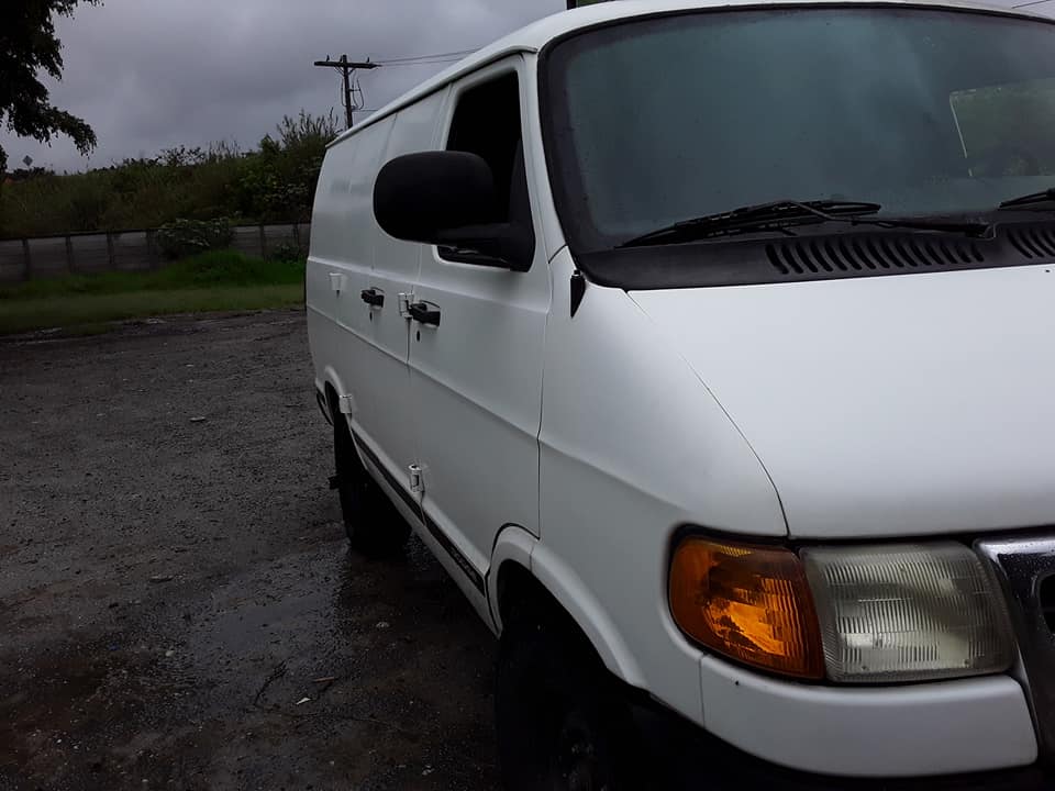 Vendo dogde ram v8 ojoo se acepta negocio