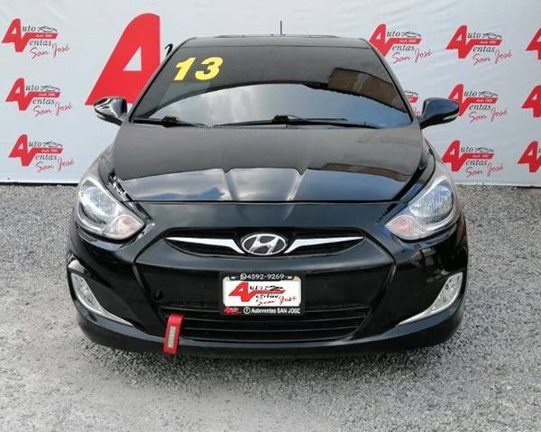 HYUNDAI ACCENT SE 2013