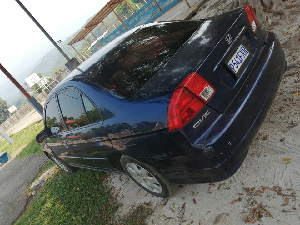 Tengo 2 hondas 1 es modelo 2003 y el otro 2004   kiero uno por los 2 de. Modelo mas reciente son aut