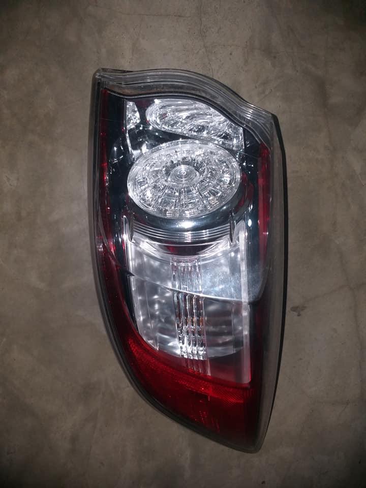 Luces LED mazda 3 2010 al 2013 originales