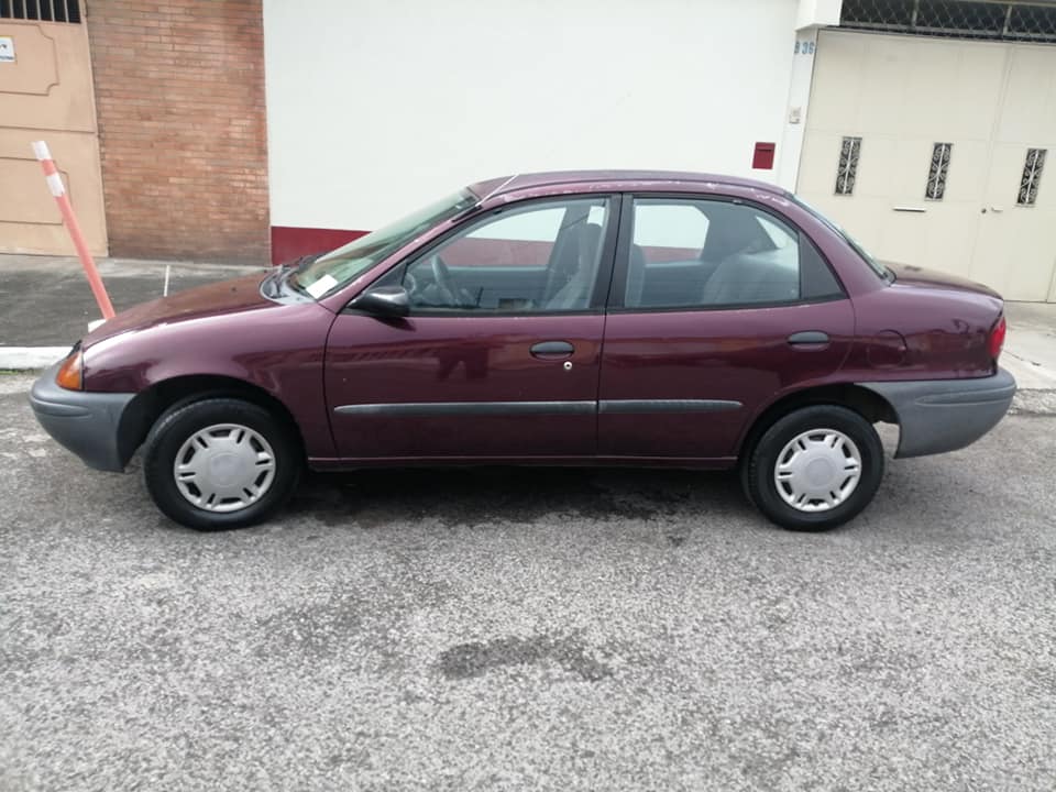 Geo metro 96 mecánico remato