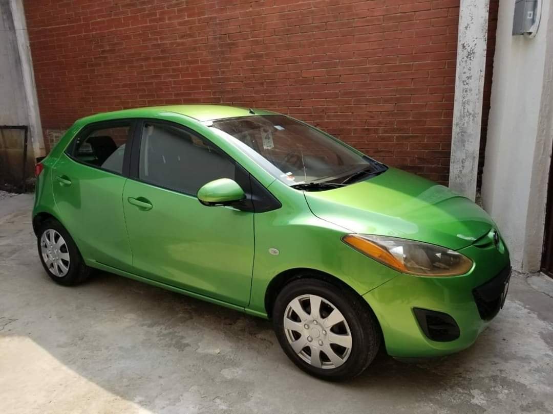 Mazda 2 2011
