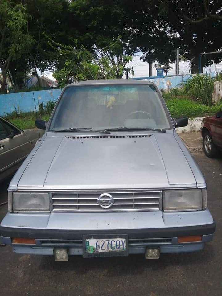 NISSAN STANZA 1986 MECÁNICA VIDRIOS MANUALES ENTERA NO PICADA