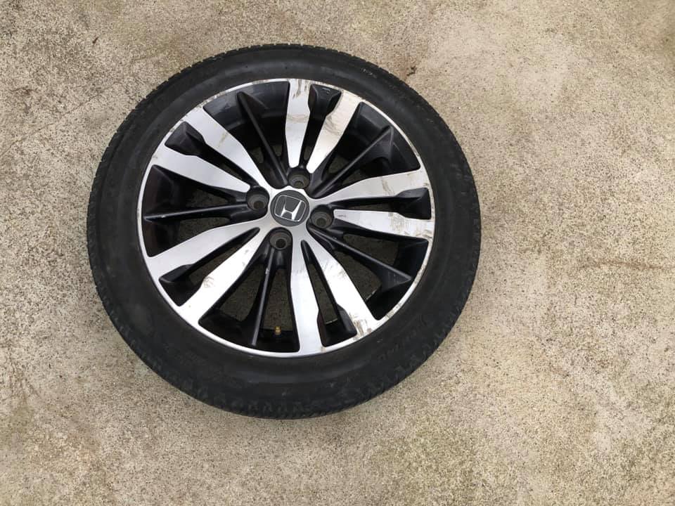 Vendo un aro con llanta para honda Fit 2015 en adelante