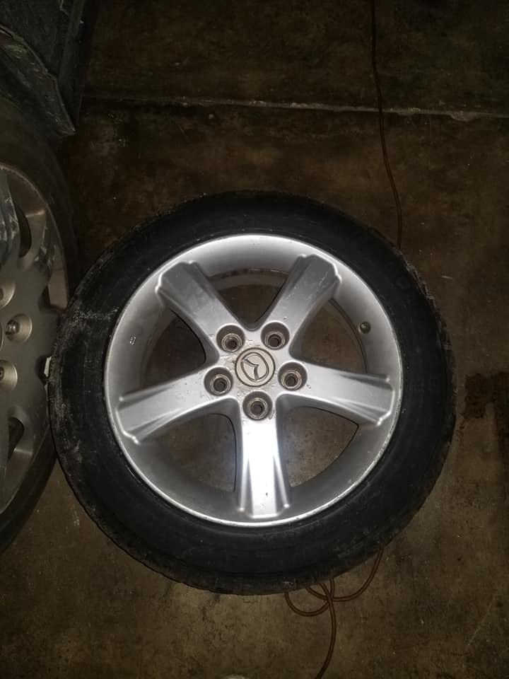 Vendo Aros mazda 3 R16, busco R15