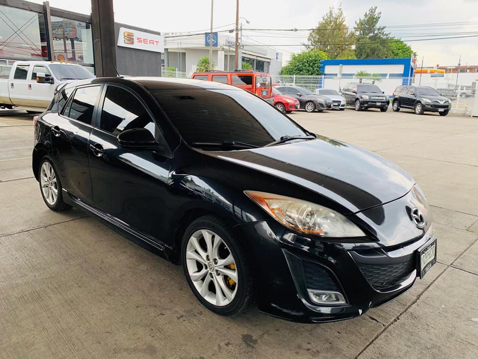 Mazda 3 modelo 2011 automática solo contado