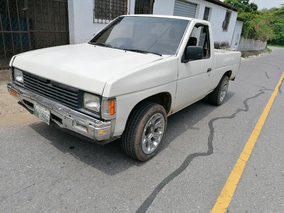 Nissan pickup M88 carburado