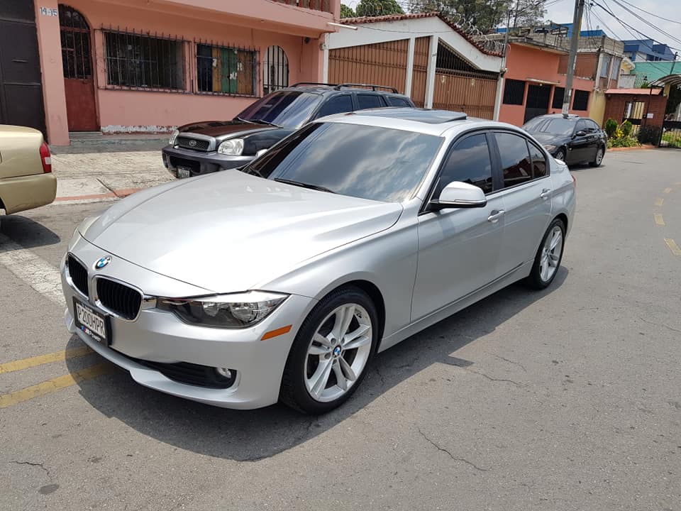 VENDO BMW 320i F30 2016 Como Nuevo Recien Ingresadl NITIDA Recibo Vehiculo
