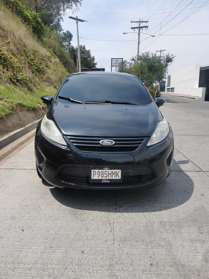 Vendo ford fiesta mecanico modelo 2013