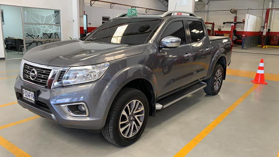 Nissan NP300 Modelo 2016 El Mas Ful Automático, Recibo Vehículo