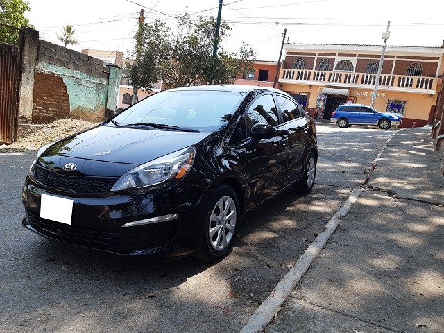 Kia Rio LX modelo 2,017 Tip Tronic Bolsas de Aire Intactas Recien Ingresado Nitido