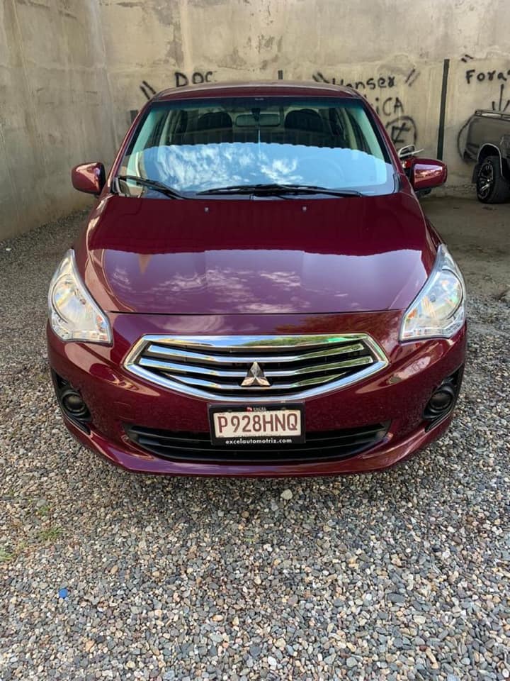 Vendo mitsubishi mirage G4 2018