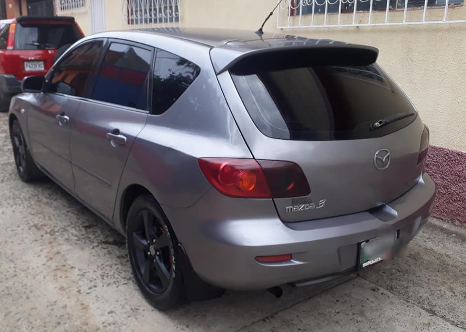Vendo mazda 3 de agencia mecánico modelo 2005 remato leer bien el anuncio por favor