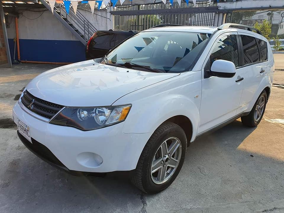 MITSUBISHI OUTLANDER 2008