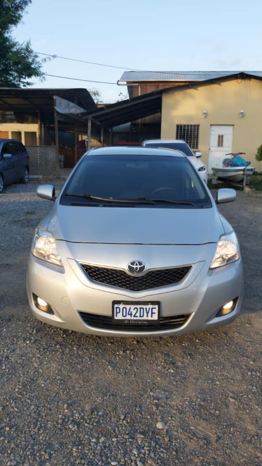 2010 Toyota Yaris Mecanico de Agencia
