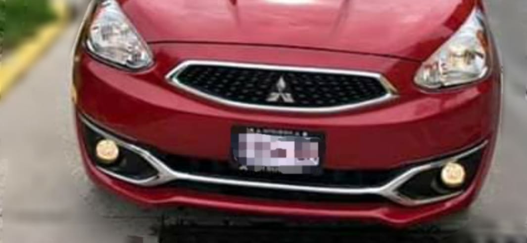 Compro bumper de Mitsubishi Mirage 2017