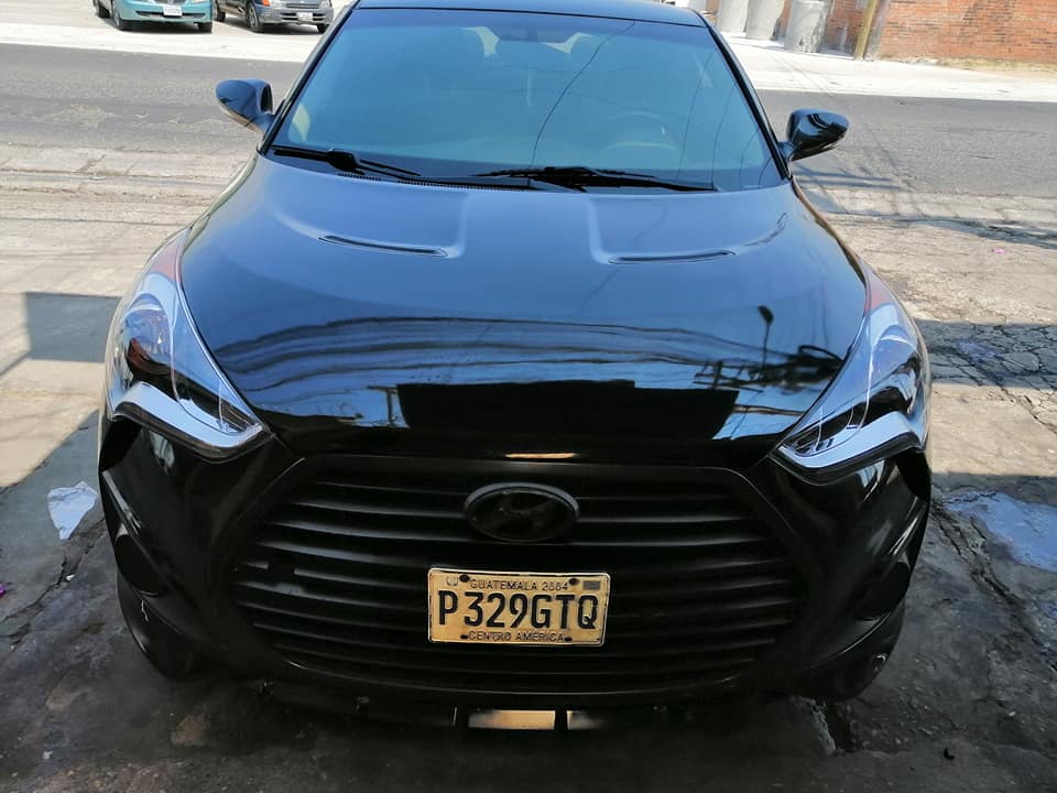 HIUNDAY VELOSTER TURBADO 2013 MECÁNICO FULL CUERO 6 VELOCIDADES 1.6CC ECONÓMICO 3/PUERTAS A /C FRIÓ