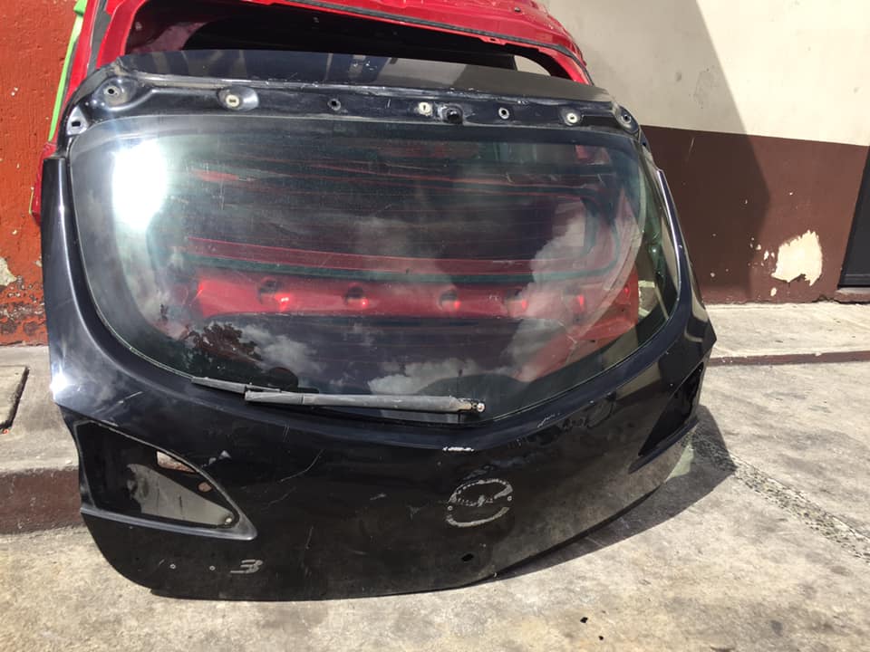 Compuerta Mazda 3 2010-13
