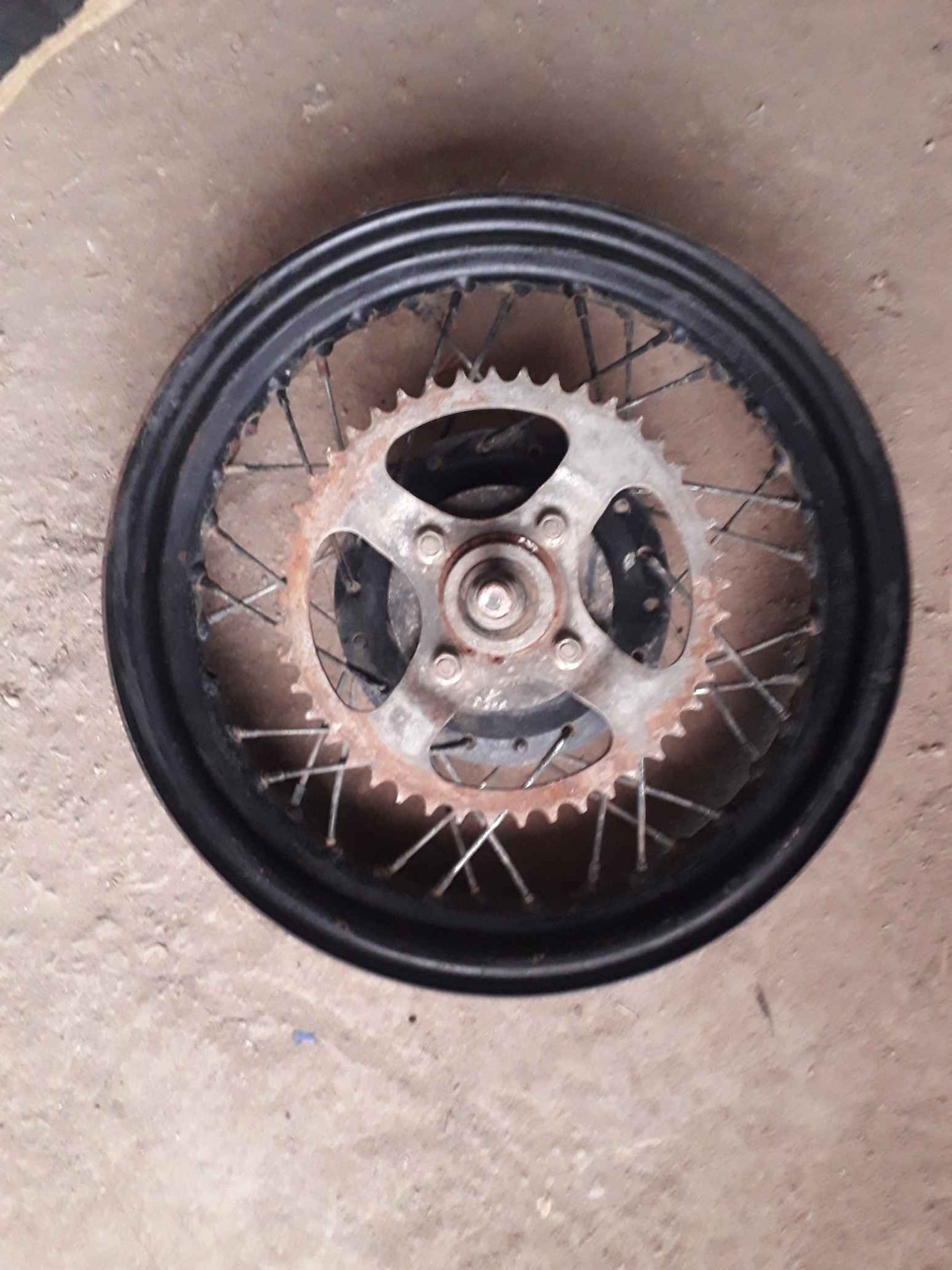 Italika dm150 aro trasero Rin 16