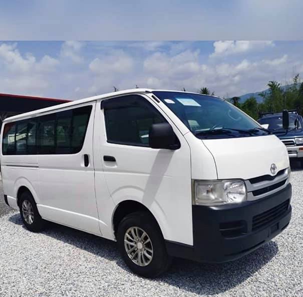 TOYOTA HIACE