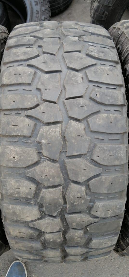 Vendo 4 llantas Rin 35X12.50R20 seminuevas MT  0 golpes 0 parches en buen estado