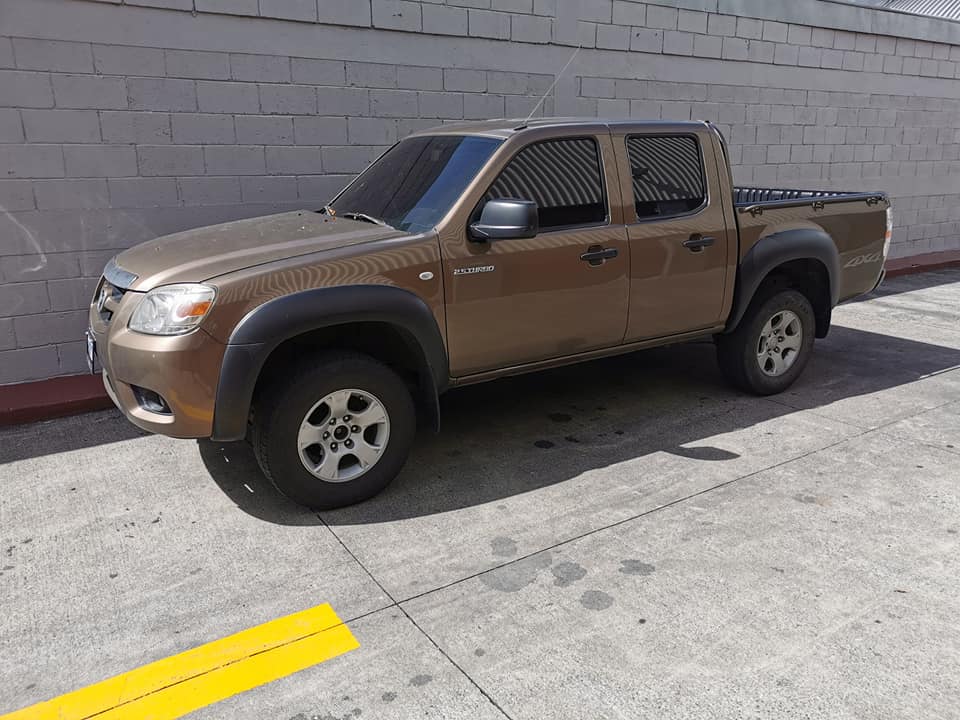 Mazda BT50 2011 Diesel De Agencia Mecánico 4x4 Recibo Vehicilo Aceptamos VISACUOTAS Y MASTERCUOTAS.