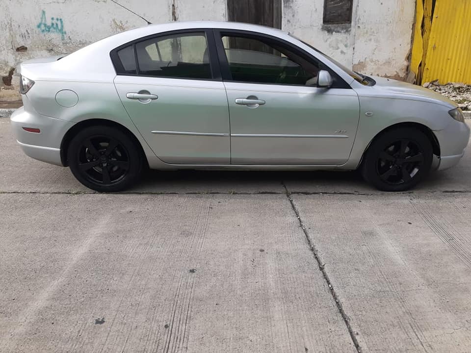 VENDO LINDO MAZDA 3 2006