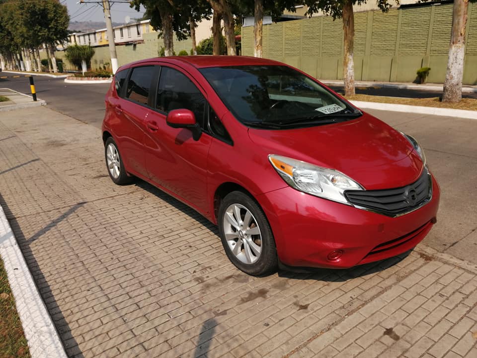 Nissan Versa Note SL, modelo 2014, motor 1.6, bolsas de aire intactas, automático, cámara.