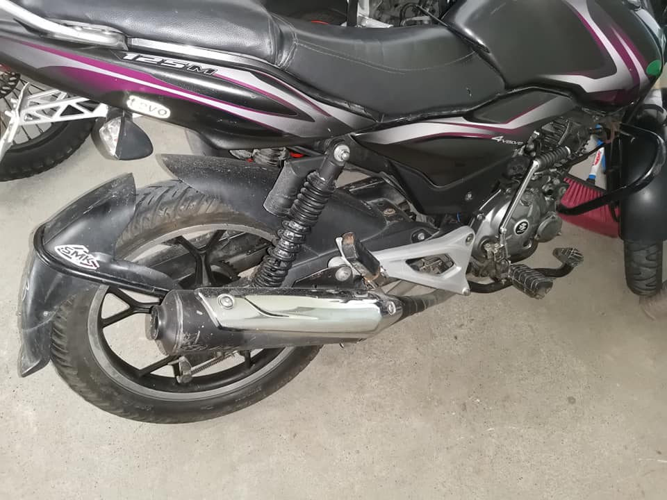 Remato No neg.discover 125 2016 muy bien cuidada todo en orden Moto de trabajo económica.
