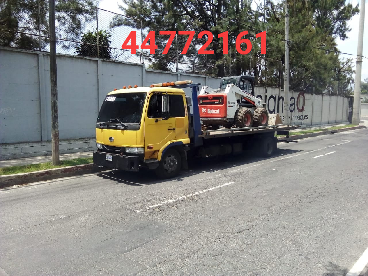 Grúas las 24 horas llamenos 44772161