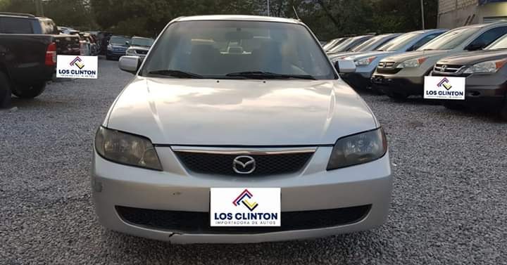 ¡Ven y cómprate este increíble Mazda Protege 2003!