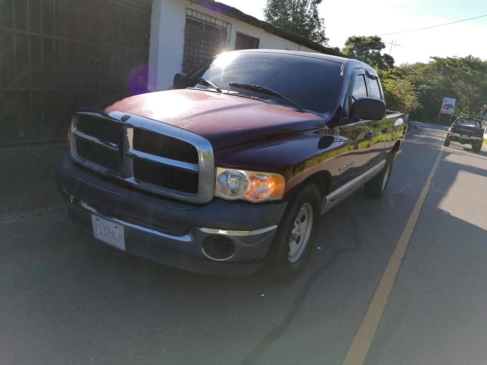 PICK UP DOCH RAM 1500 V8 4x2