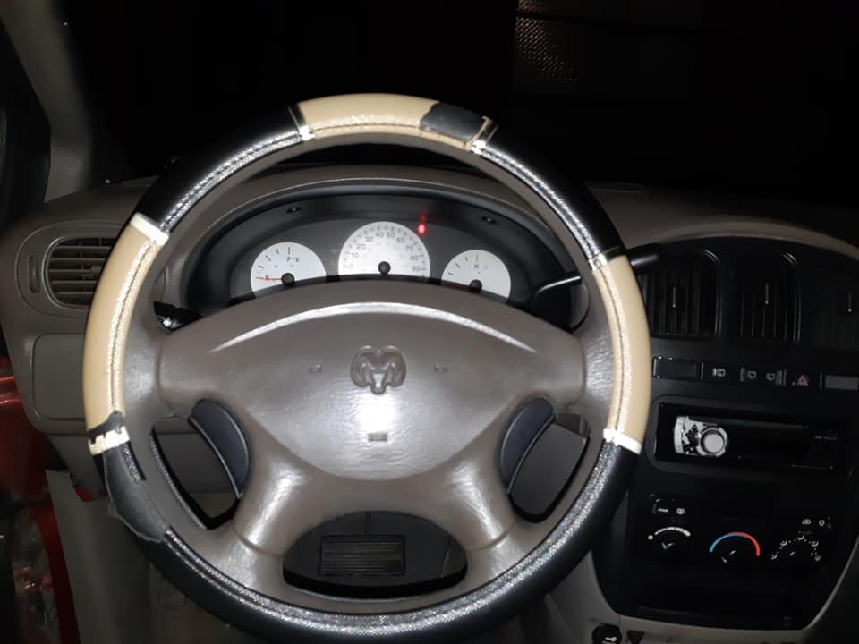 Cambio o vendo dodge caravan 2002