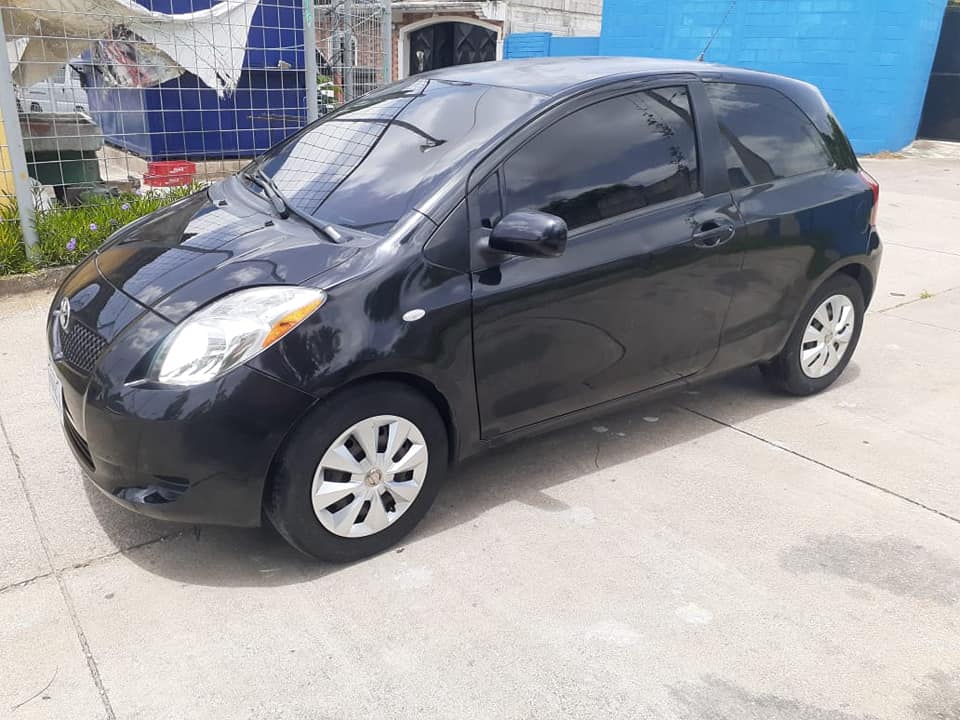 Toyota Yaris Hatchback 2008, Automatico, Motor 1.5 vvti, Vidrios Manuales, Retrovisores Manuales, Ce