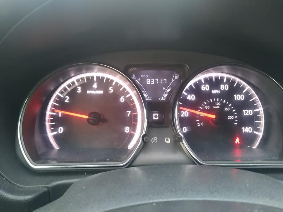 Vendo Nissan Versa SV 2015