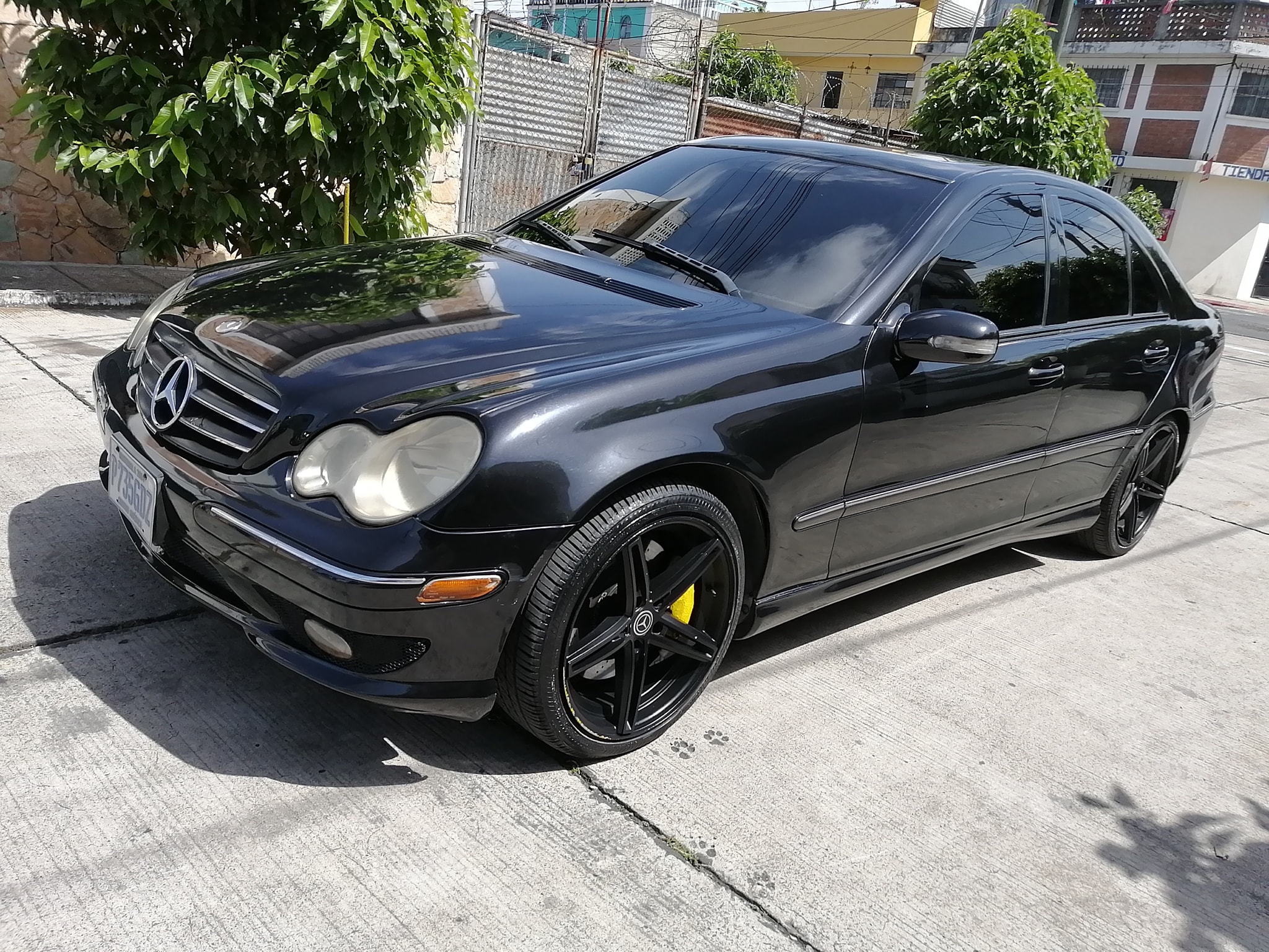 ACEPTO CAMBIO MERCEDES 2006 KIT AMG NITIDO