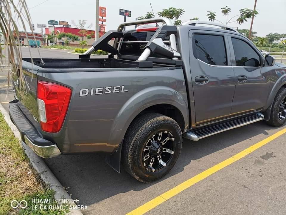 Vendo
 Nissan Np300  modelo 2019 de agencia,
 Motor 2.5 turbo diésel interculer,...