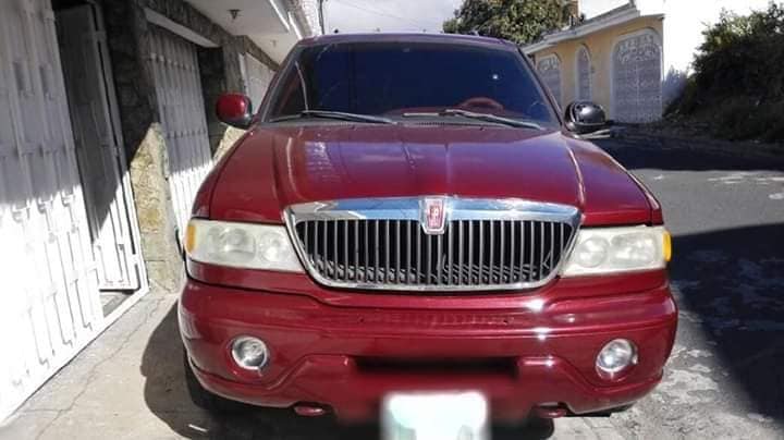 GANGA!!  REMATO!!  HERMOSA CAMIONETA LINCOLN NAVIGATOR, MODELO 98, BLINDADA NIVEL 3. 83 MIL MILLAS R