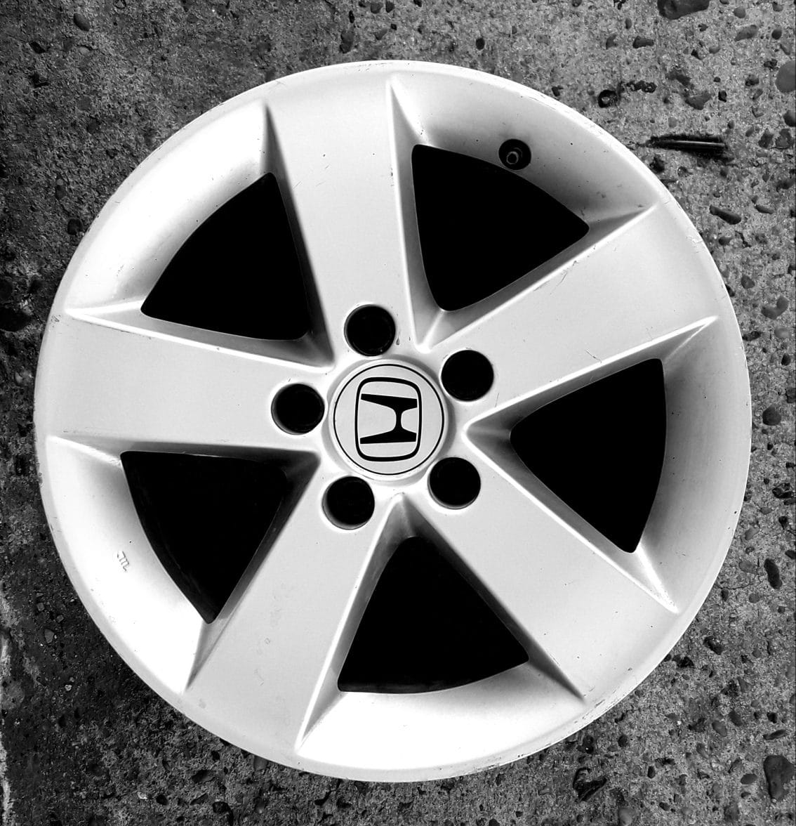 COMPRO UN ARO HONDA CIVIC 2006 2010