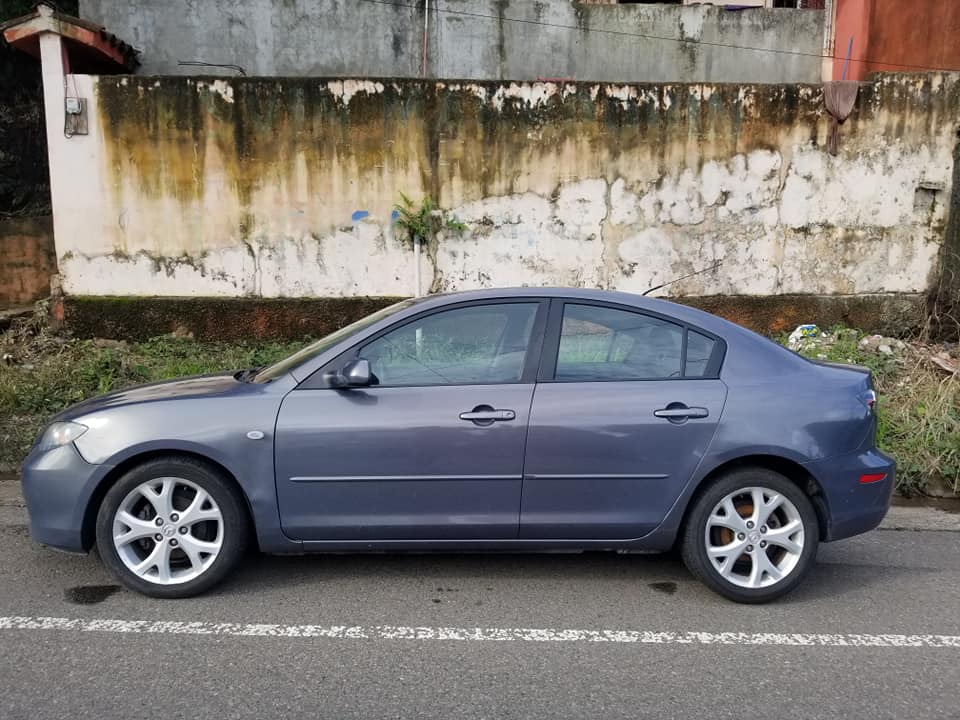 Vendo Mazda 3i M/2009 Mecanico, excelente estado, reciente ingreso